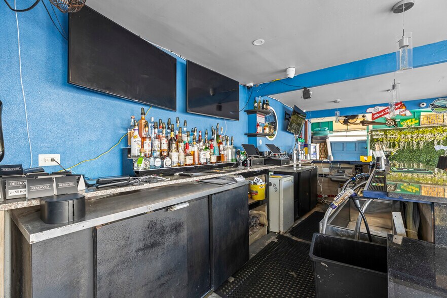 More Photos Of 502-504 Lucerne Ave, Lake Worth Restaurant For Lease