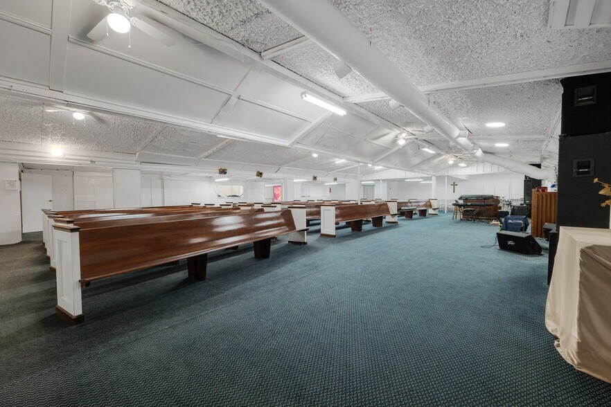 More Photos Of 139 Twilight Rd, Lancaster Religious Facility For Sale