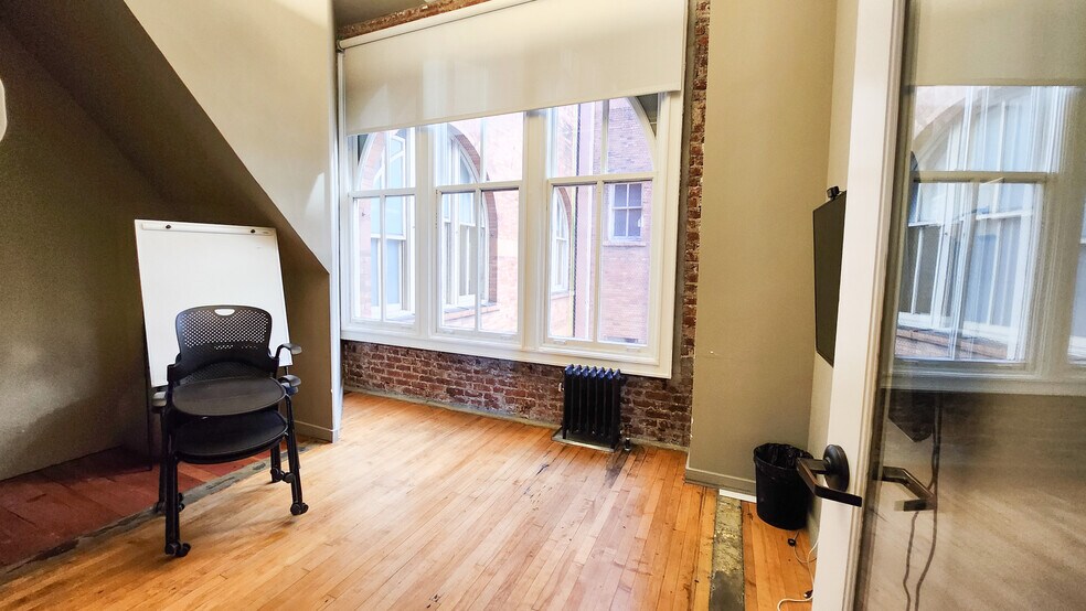 More Photos Of 18-22 Battery St, San Francisco Office For Lease