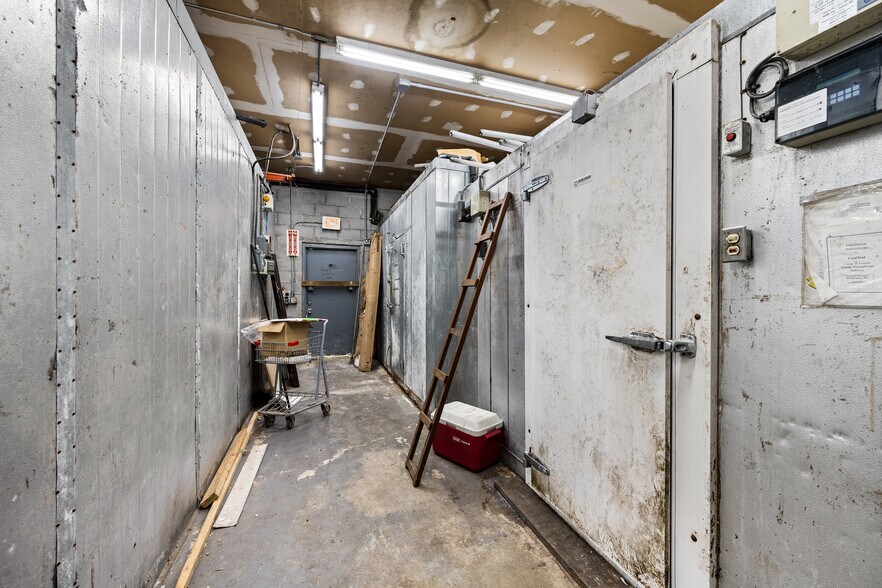 More Photos Of 250 Grant St, Buffalo Storefront For Sale