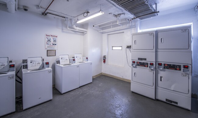 More Photos Of 6720 S Jeffery Blvd, Chicago Apartments For Sale