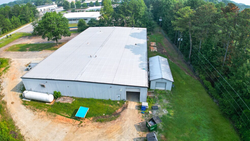 More Photos Of 360 Commerce Blvd, Bogart Distribution For Lease