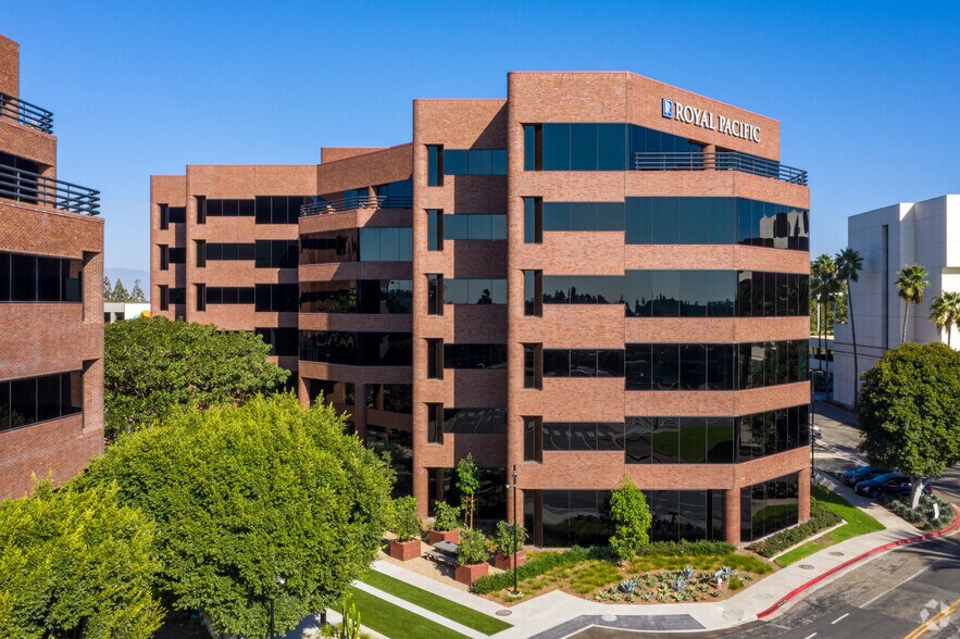 More Photos Of 3070 Bristol St, Costa Mesa Unknown For Lease