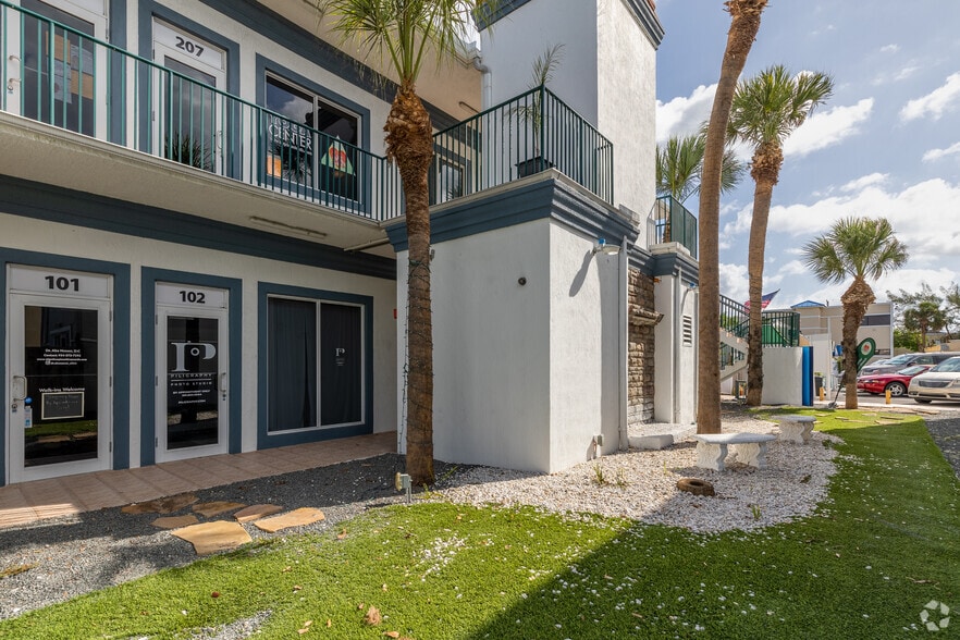 More Photos Of 811 SE 8th Ave, Deerfield Beach Office For Lease