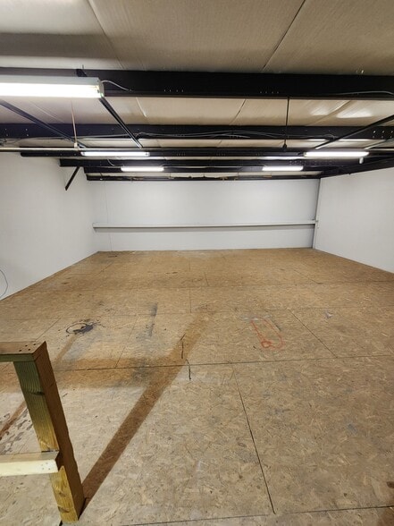 More Photos Of 6301 E 32nd Ct, Indianapolis Warehouse For Lease