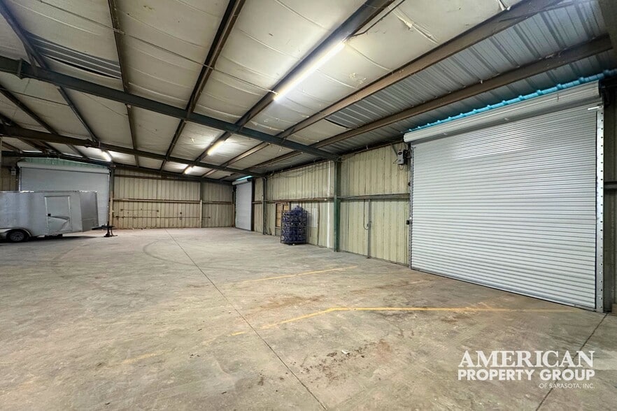 More Photos Of 6805 33rd St E, Sarasota Warehouse For Sale