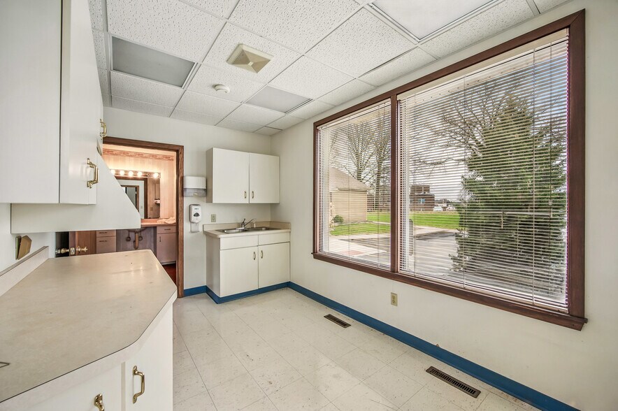 More Photos Of 2000 Green St, Farrell Medical For Lease