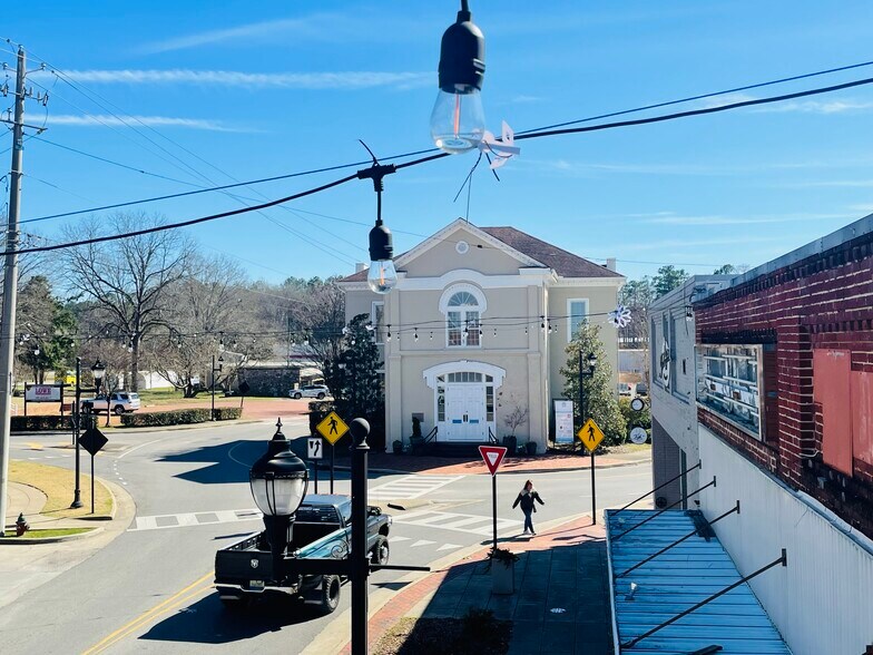 More Photos Of 109 Main Street, Columbiana Office For Lease