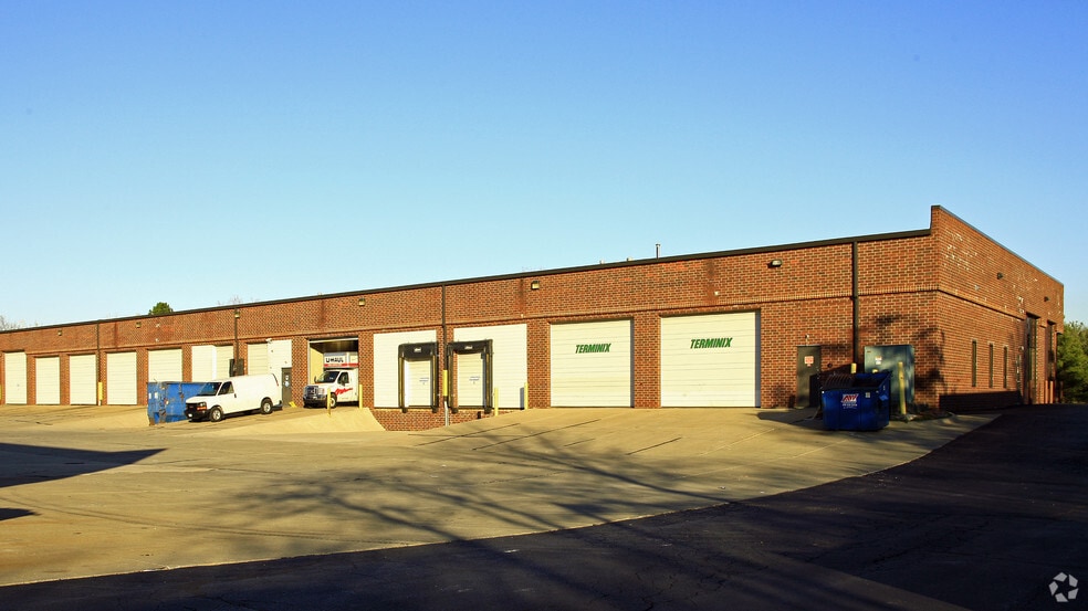 More Photos Of 17515 Engle Lake Dr, Middleburg Heights Warehouse For Lease