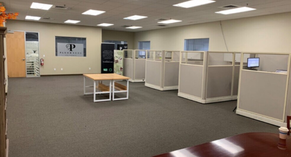 More Photos Of 3233 E Mission Oaks Blvd, Camarillo Industrial For Sale