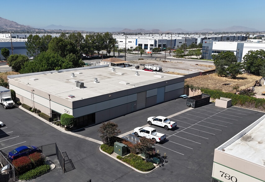 More Photos Of 790 S Gifford Ave, San Bernardino Warehouse For Sale
