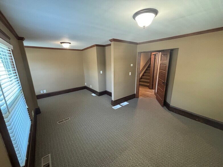 More Photos Of 150 Court St, Chardon Office Residential For Lease