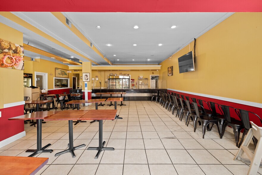 More Photos Of , Washington General Retail For Sale