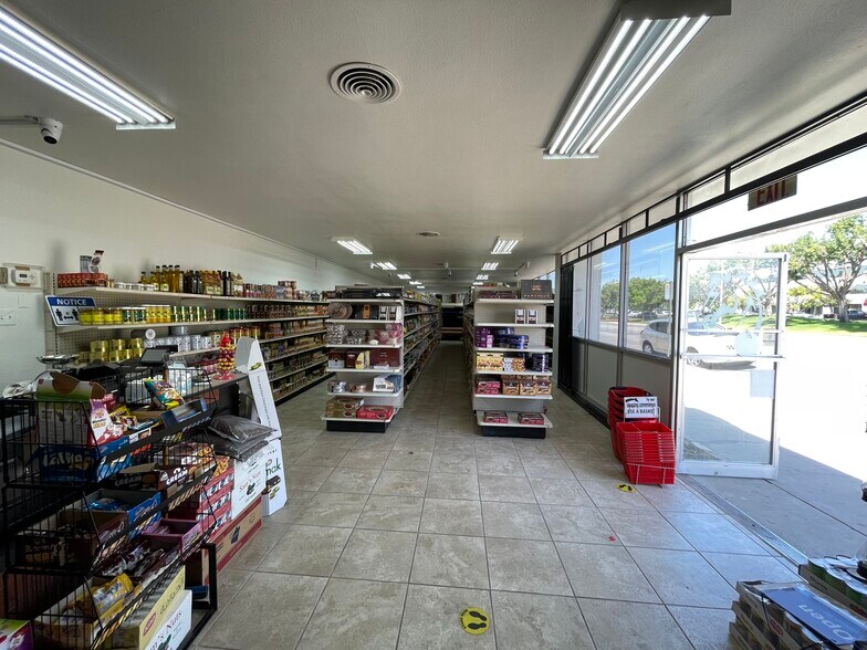 More Photos Of 1701 30th St, Bakersfield Freestanding For Sale