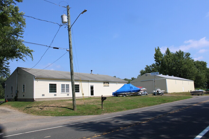 More Photos Of 674 Main St, Portland Marina For Sale