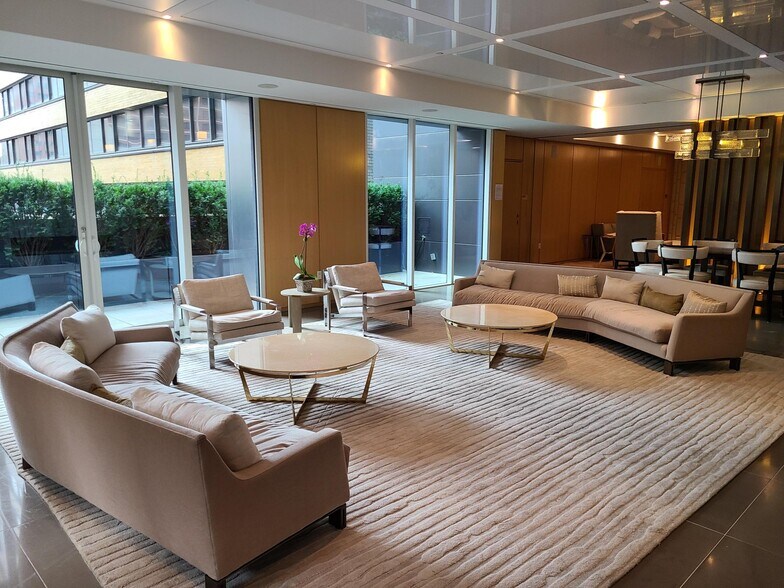 More Photos Of 133 W 52nd St, New York Apartments For Lease