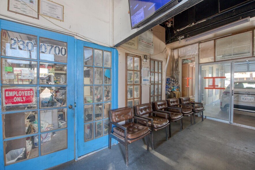 More Photos Of 4434 N Blackstone Ave, Fresno General Retail For Sale