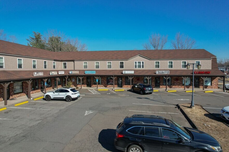 More Photos Of 1085-1113 S Main St, Cheshire, Ct, Cheshire Storefront Retail Office For Lease