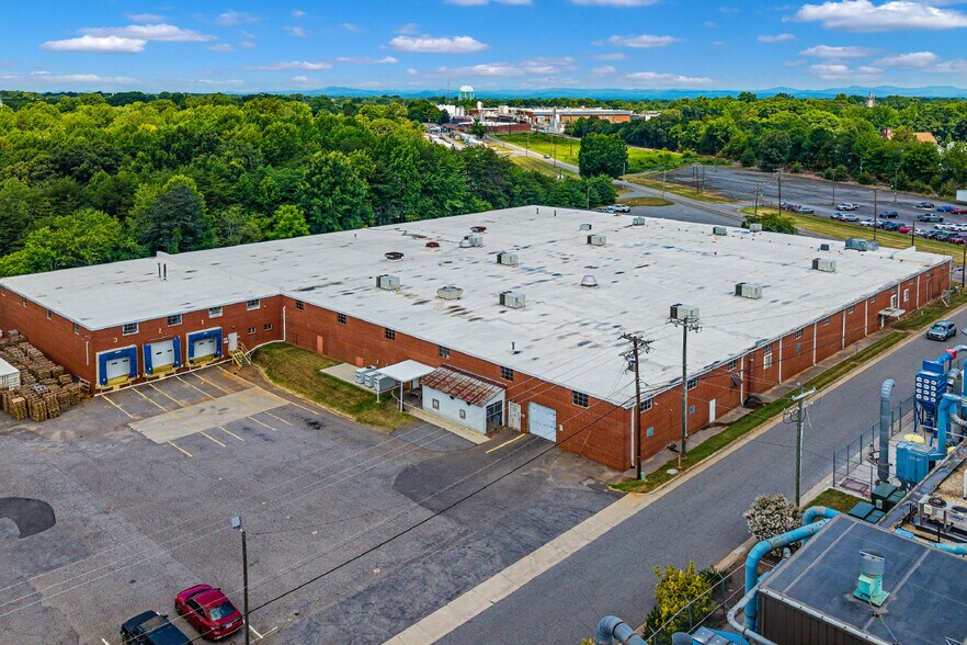 More Photos Of 1860 Main Ave SE, Hickory Warehouse For Sale