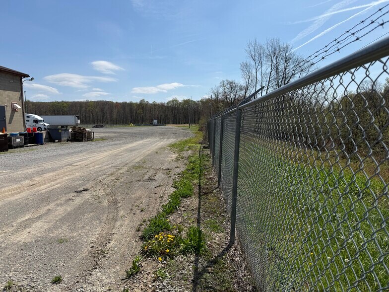 More Photos Of 4881 Pittsburgh Rd, Harrisville Light Distribution For Sale