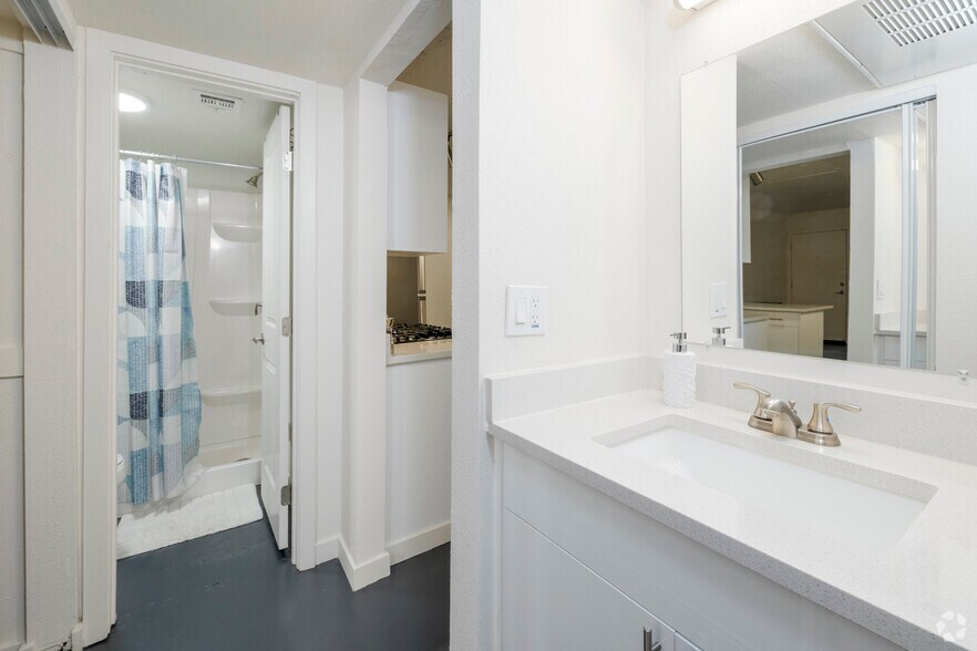 More Photos Of 1350 E Thomas Rd, Phoenix Apartments For Sale