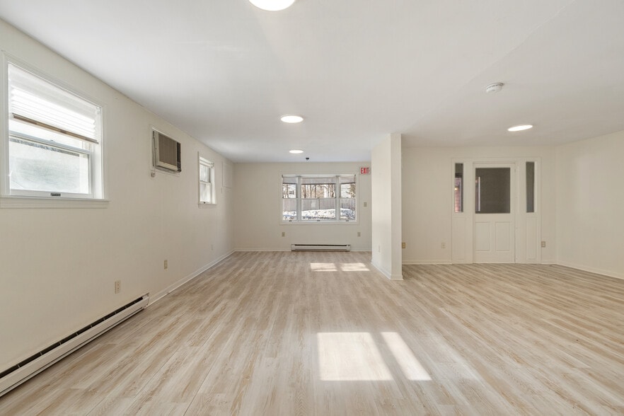 More Photos Of 561 Main St, Boxford General Retail For Sale