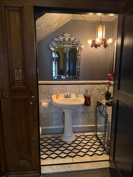 More Photos Of 106 E Chase St, Baltimore Office Residential For Sale
