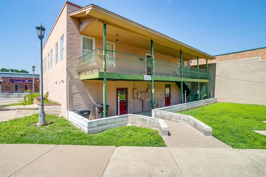 More Photos Of 1434 N Main St, Fort Worth Storefront Retail Office For Lease