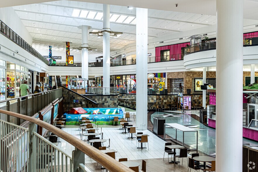 More Photos Of 18813 E 39th St, Independence Unknown For Lease