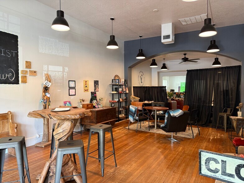 More Photos Of 90 N Main St, Ashland Office Residential For Lease