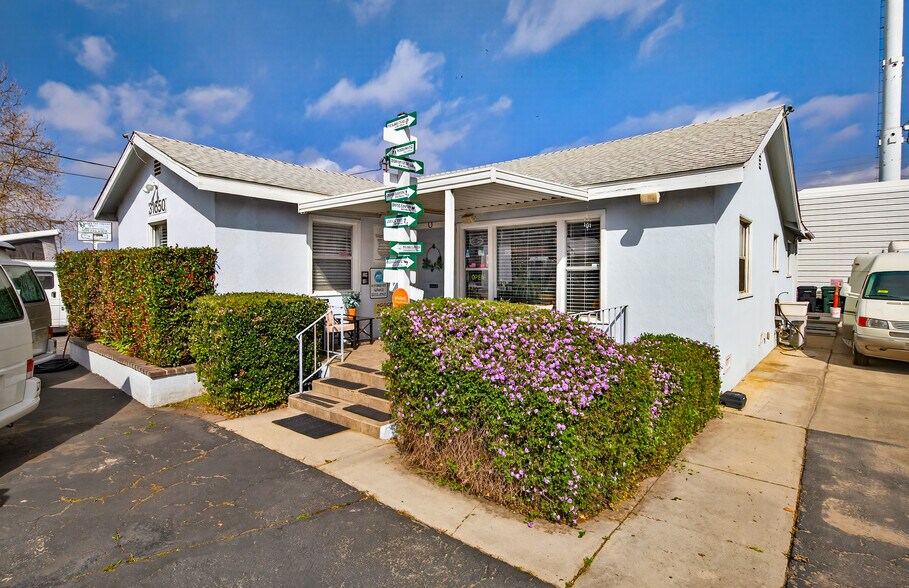 More Photos Of 31650 Dunlap Blvd, Yucaipa Office For Sale