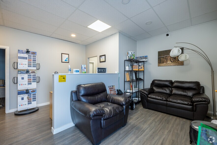 More Photos Of 1247 36th Ave NE, Calgary Warehouse For Lease