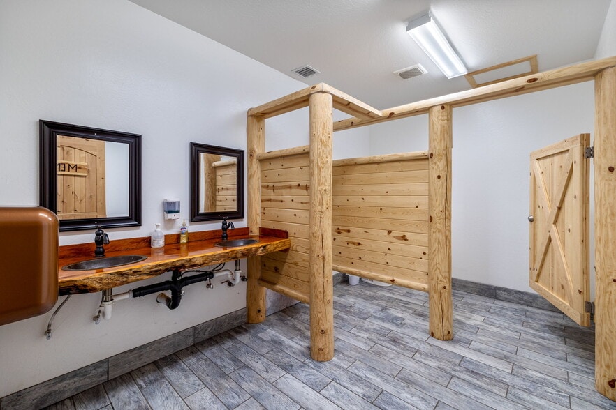 More Photos Of 2 County Road 2141 rd, Alpine Hotel For Sale