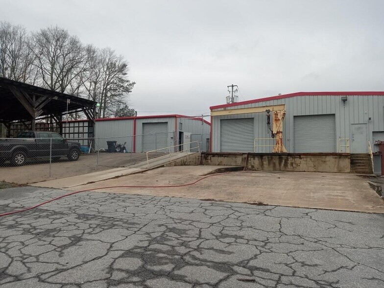 More Photos Of 600 Bohannon Rd, Fairburn Flex For Lease