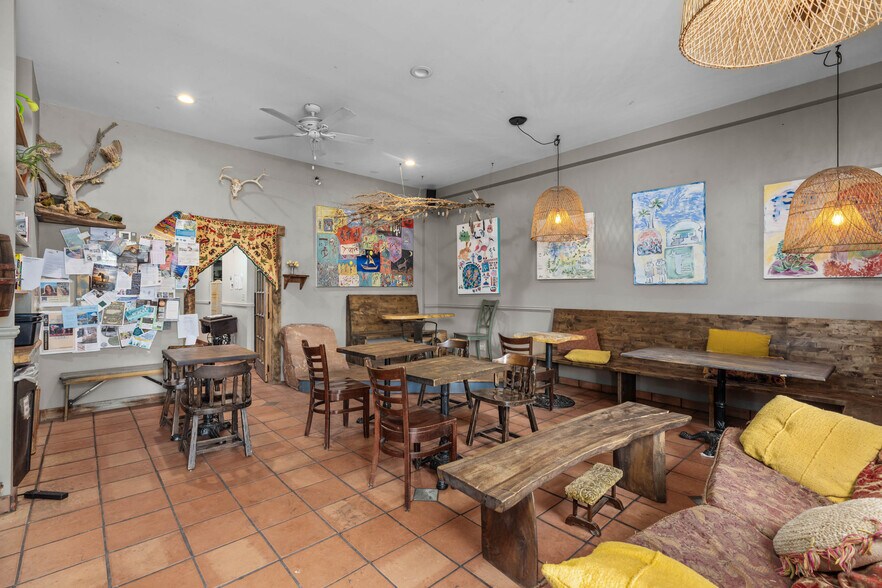 More Photos Of 442 High St, Lyons Restaurant For Sale