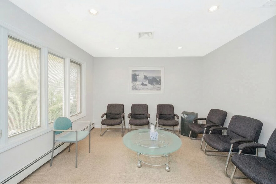 More Photos Of 107 Nelson Ave, Staten Island Office For Lease