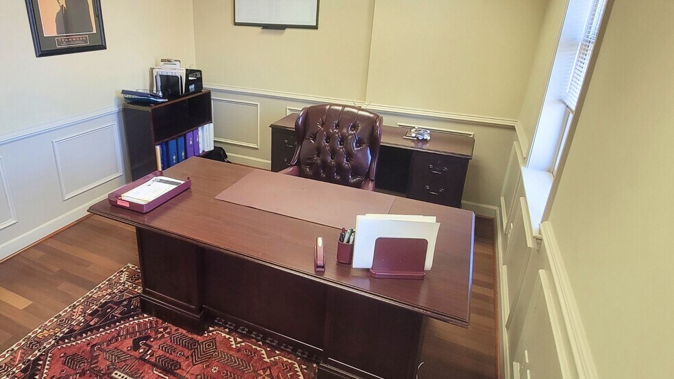 More Photos Of 12100-12128 Heritage Park Cir, Silver Spring Medical For Lease