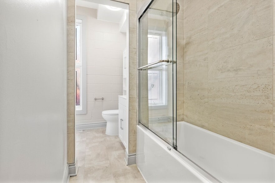 More Photos Of 455 Somerset St W, Ottawa Apartments For Sale