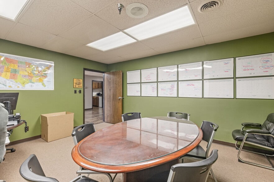 More Photos Of 6580 E Skelly Dr, Tulsa Manufacturing For Sale