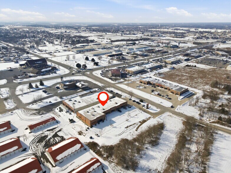 More Photos Of 5540-5550 N Farmer Branch Rd, Ozark General Retail For Sale
