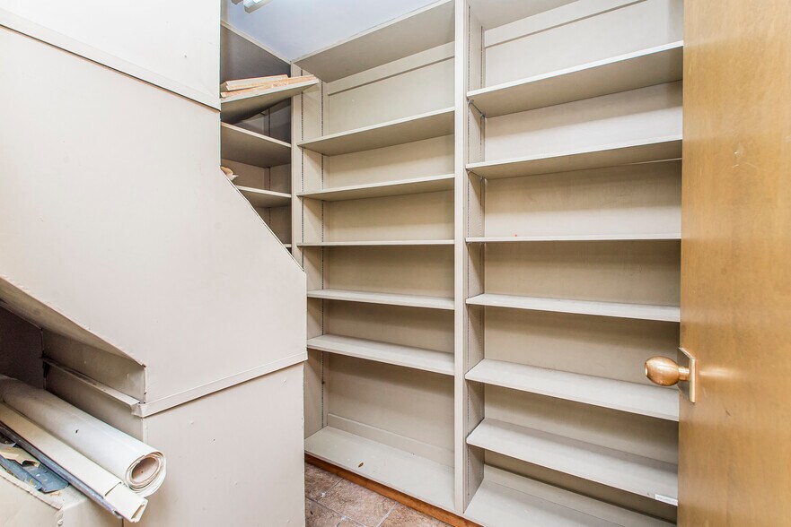 More Photos Of 724 Avenue F, Bogalusa Office For Sale