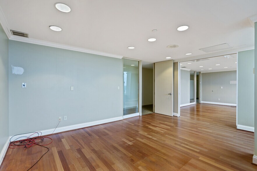 More Photos Of 1301 Grandview Ave, Pittsburgh Office For Lease