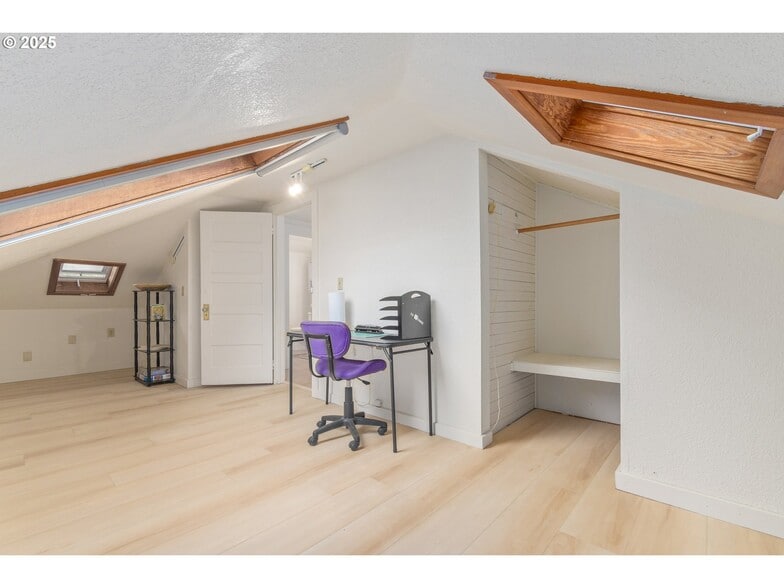 More Photos Of 1492 Pearl St, Eugene Office For Sale