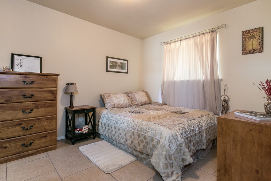 More Photos Of 1031 N Sumner St, Pampa Apartments For Sale