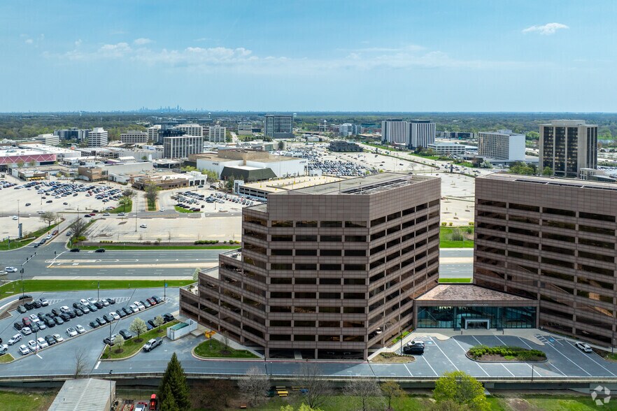 More Photos Of 1 Mid America Plz, Oakbrook Terrace Office For Lease