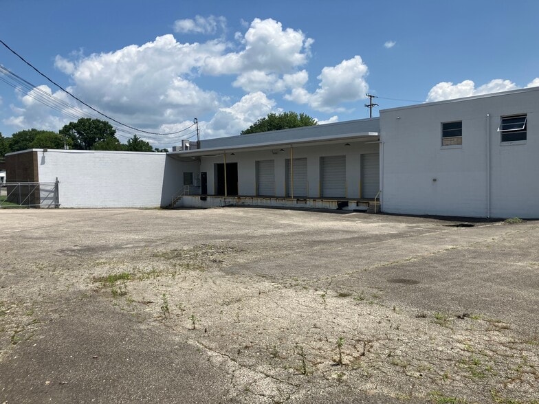 More Photos Of 105 C St, Kenova Warehouse For Lease