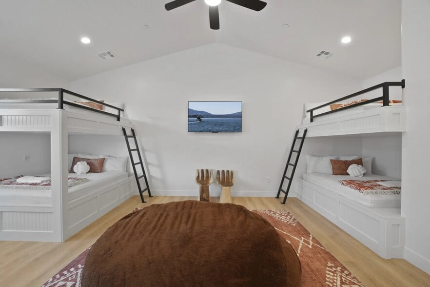 More Photos Of 4346 W Canterbury Rd, Hurricane Multifamily For Sale