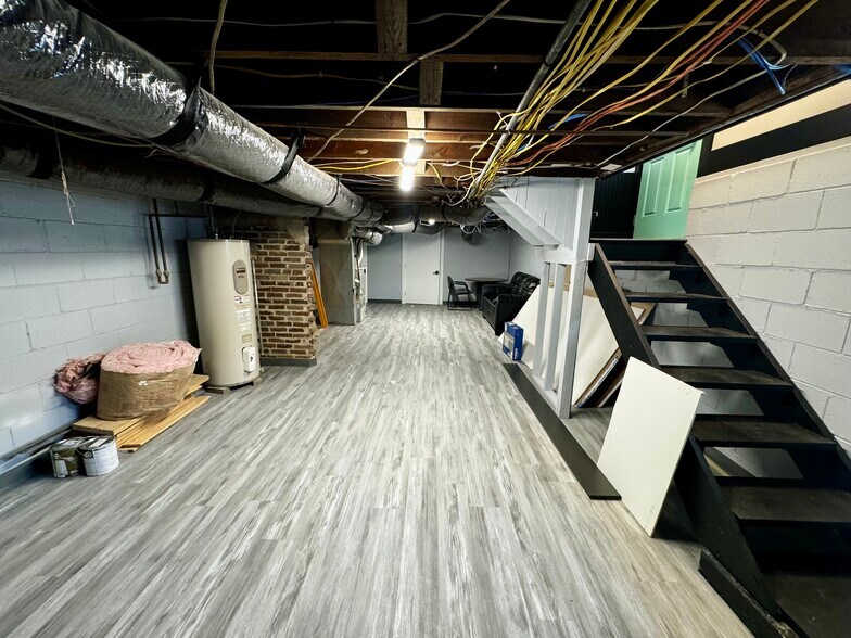 More Photos Of 180 N US 31, New Whiteland Loft Creative Space For Lease