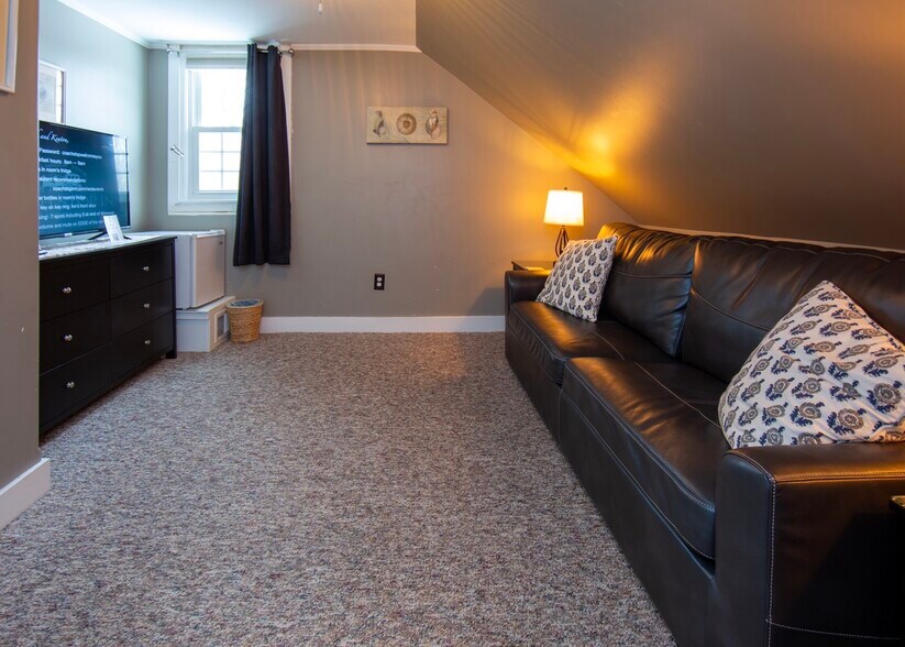 More Photos Of 715 State Highway 3, Bar Harbor Hospitality For Sale