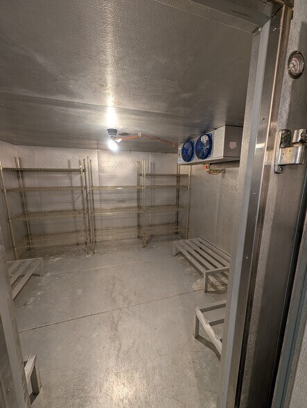 More Photos Of 1225 N Main St, Adrian Fast Food For Sale